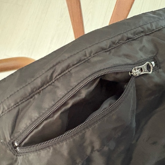 Eddie Bauer Black Quilted Puffer Vest - Picture 5 of 6